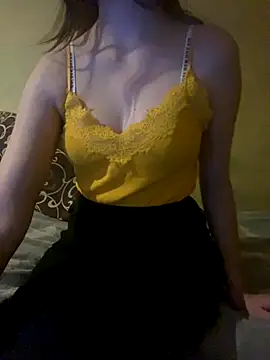 KittieCreme online show from December 19, 1:58 pm