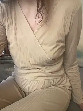 KittieCreme online show from February 20, 7:21 am