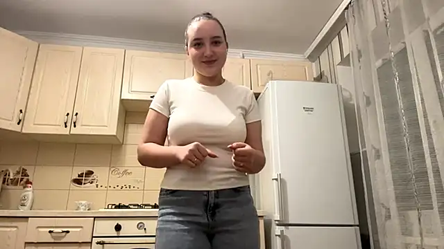 DaisyMolly online show from October 17, 9:18 pm