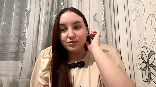 DaisyMolly online show from October 13, 9:06 pm