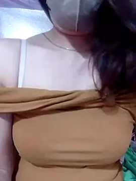 YiyinLy online show from April 9, 6:52 am