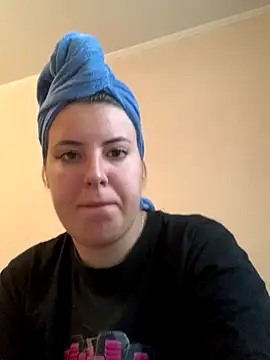 MiraCastellon online show from October 18, 11:35 am