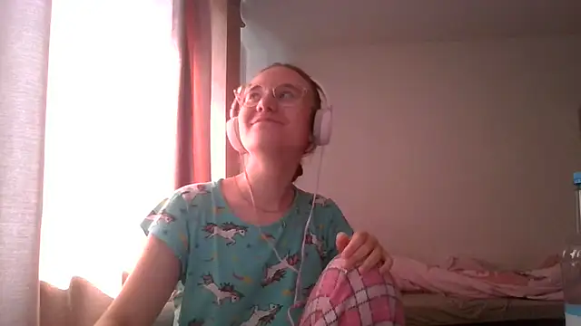 LuckySLove online show from July 16, 1:26 pm