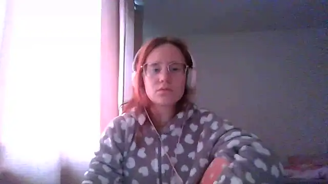 LuckySLove online show from June 8, 5:35 pm