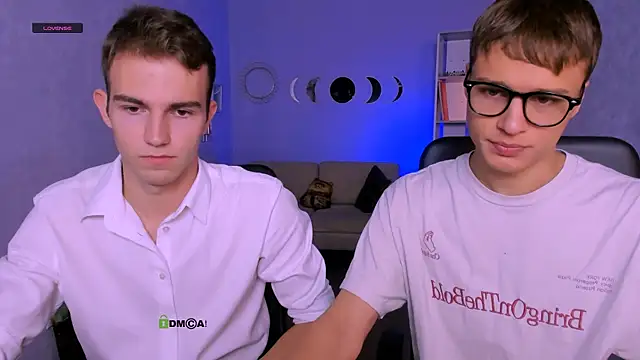 astren villo online show from November 7, 8:14 pm