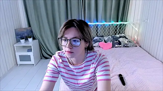 AlisiaEthen online show from November 14, 8:42 pm