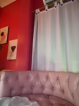 NovaFoxx online show from March 6, 8:04 pm