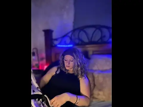 queenkelly1234 online show from April 8, 7:21 am