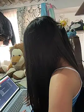 PamelaJonsom  online show from June 9, 3:11 pm