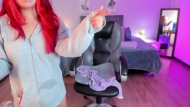 Cat  Moon   online show from April 8, 7:38 pm