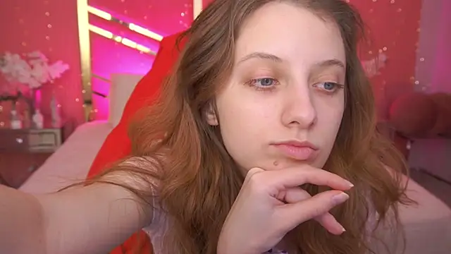 CuteeFoxy online show from March 7, 1:29 pm