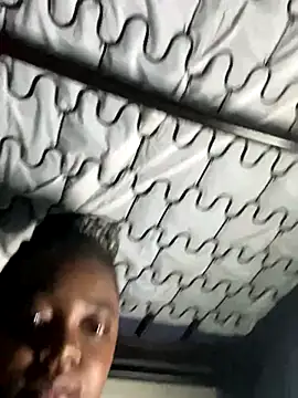 Snapshot of Desireexoxo chatting on October 18, 4:15 am Desireexoxo online show from October 18, 4:15 am