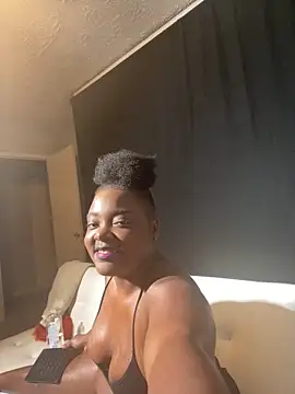 Snapshot of Desireexoxo chatting on October 29, 2:31 pm Desireexoxo online show from October 29, 2:31 pm