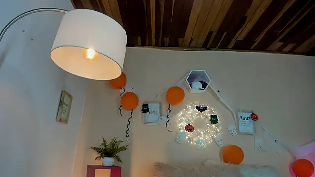 Meggie  online show from October 20, 10:46 pm