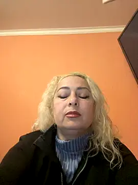 LunaStar3355 online show from October 19, 7:05 pm