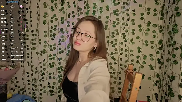 DaisyhotSunnyy online show from October 15, 5:48 pm