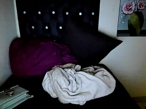 BOOTYTEAZER online show from October 17, 4:43 pm
