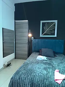 valentina herrrera online show from March 26, 5:04 pm