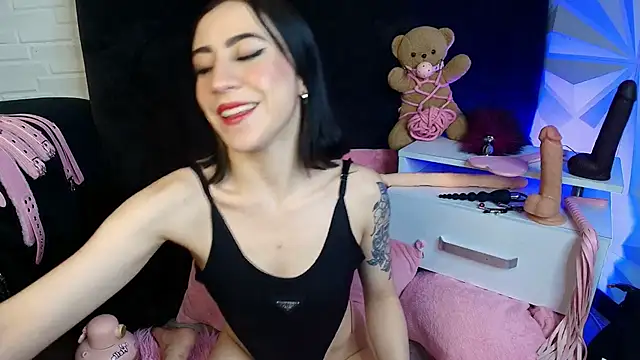 LiliBundy online show from November 7, 5:57 am