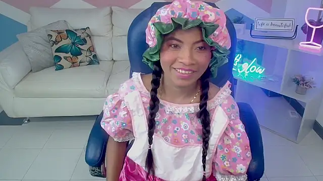 Miagreys1 online show from October 31, 12:09 pm