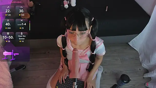 michelle cutee  online show from October 29, 8:33 pm