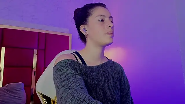 moon winy online show from April 12, 11:46 am