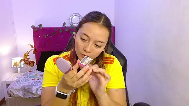 Red Lola  online show from October 16, 12:52 pm