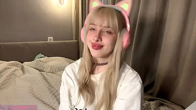 Milkmoriee online show from October 30, 3:57 pm