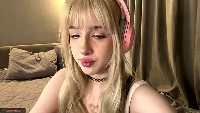 Milkmoriee online show from October 29, 3:47 pm