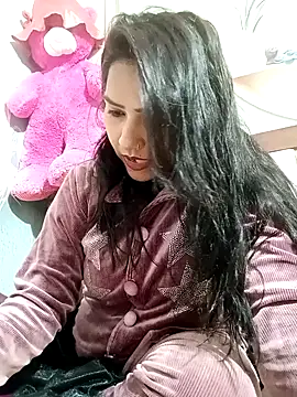 Vanshika1432 online show from December 15, 1:49 pm