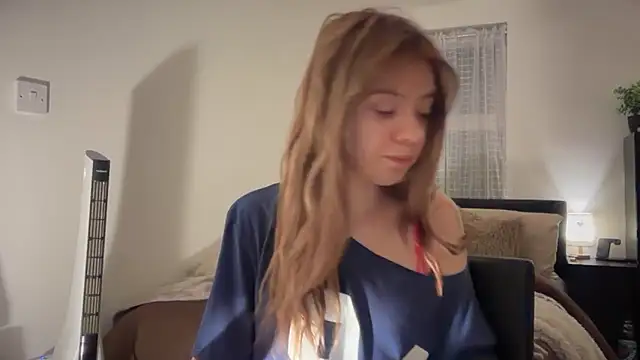 YasmineLace online show from January 6, 4:54 pm