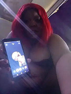 boobsqueenxo online show from October 18, 10:40 am