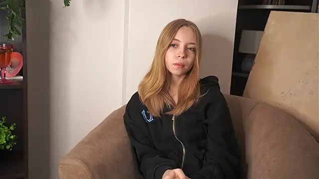 WillaHowkins online show from October 19, 5:31 am