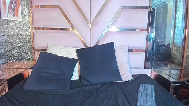 talialadyx online show from October 22, 9:53 pm