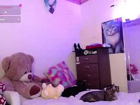 yvonne jlove online show from October 31, 1:51 am