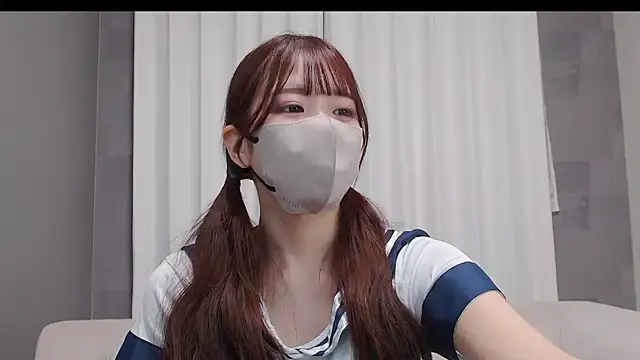 Snapshot of LOVE_MIREI_LOVE chatting on October 29, 11:25 am LOVE MIREI LOVE online show from October 29, 11:25 am