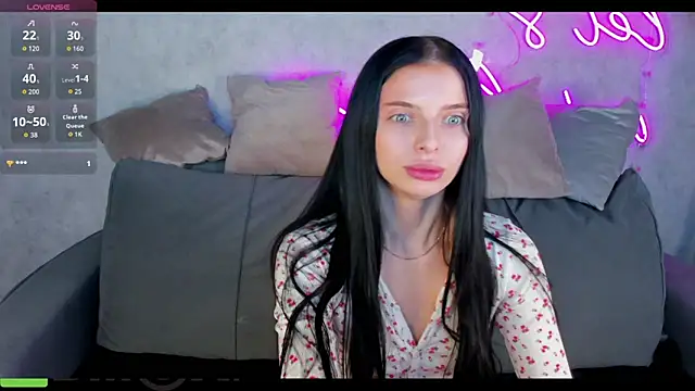 Eva Mayers online show from October 29, 3:33 am