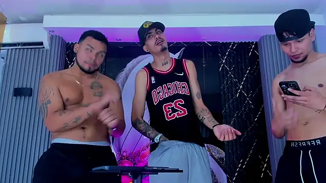 handsome boys22 online show from December 18, 1:49 pm