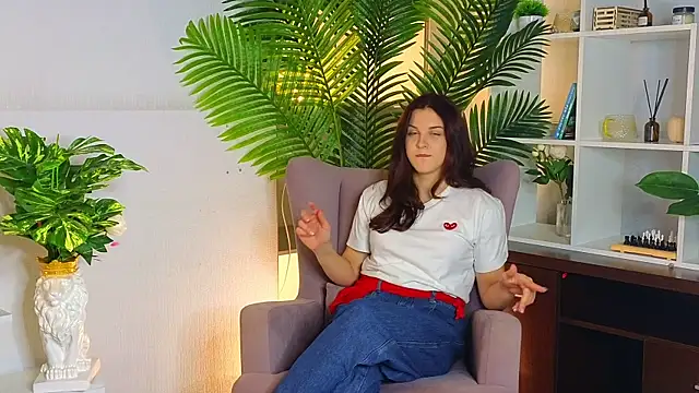 KerriDezalia online show from October 19, 1:57 pm