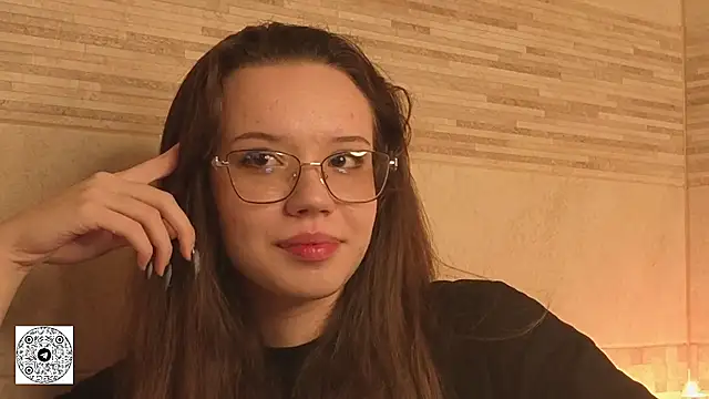 FabiolaCowing online show from October 29, 6:10 pm