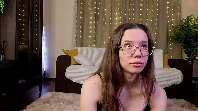 FabiolaCowing online show from December 2, 6:10 pm