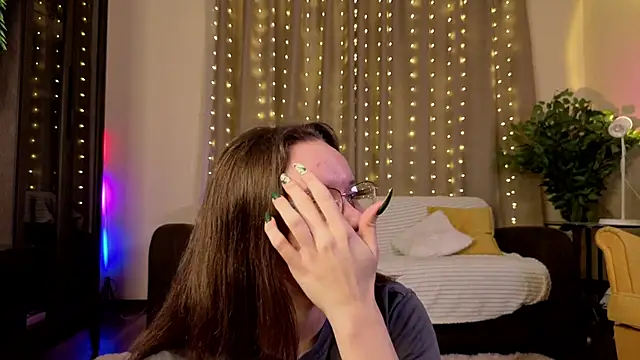 FabiolaCowing online show from November 29, 6:23 pm