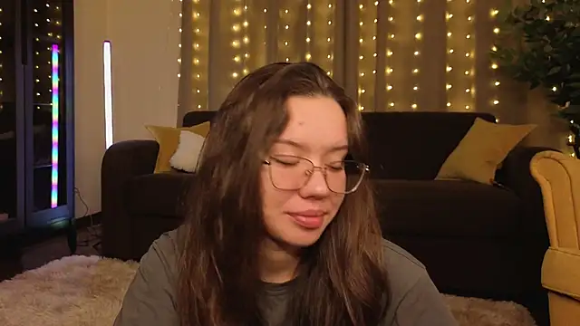 FabiolaCowing online show from November 9, 6:26 pm