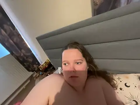 Scarletcum22 online show from March 18, 7:02 am