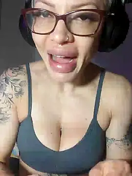 Snapshot of Monroecarolina chatting on October 26, 5:58 am Monroecarolina online show from October 26, 5:58 am