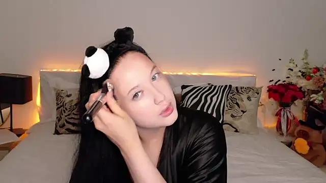 Felicia Herceg online show from October 31, 7:29 pm