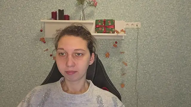 CuteEllii online show from December 20, 5:44 am