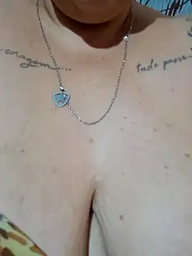 Celzinhasafadinha online show from October 21, 6:12 pm