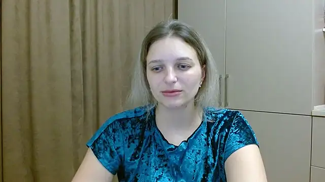 ElisSky301 online show from December 3, 8:44 pm