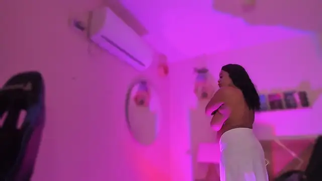 YariRose online show from February 22, 2:51 pm